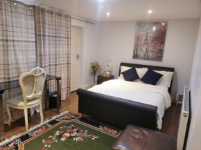 Peaceful Studio En-suite pvt entrance Garden free parking